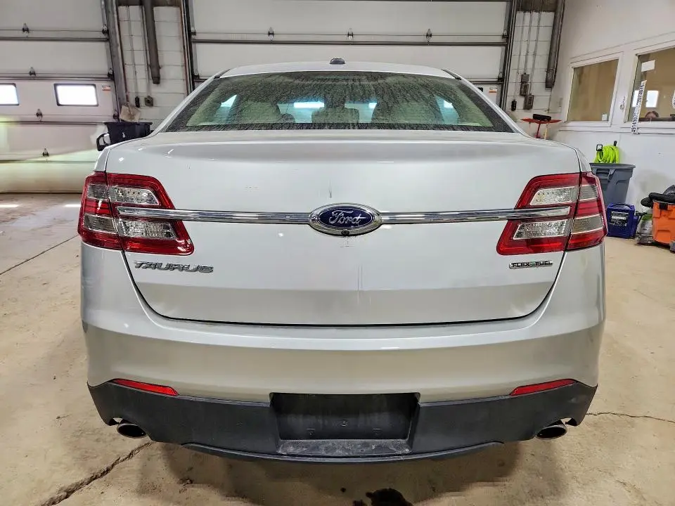 2015 FORD TAURUS SE  