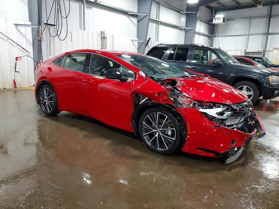 2025 TOYOTA PRIUS XLE  