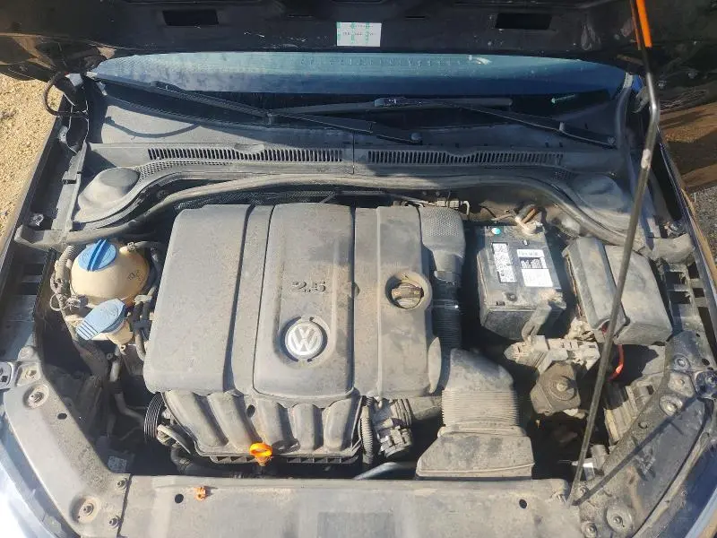 2013 VOLKSWAGEN JETTA   