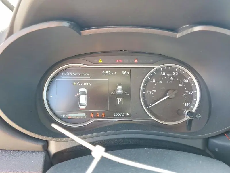 2025 NISSAN VERSA SR  