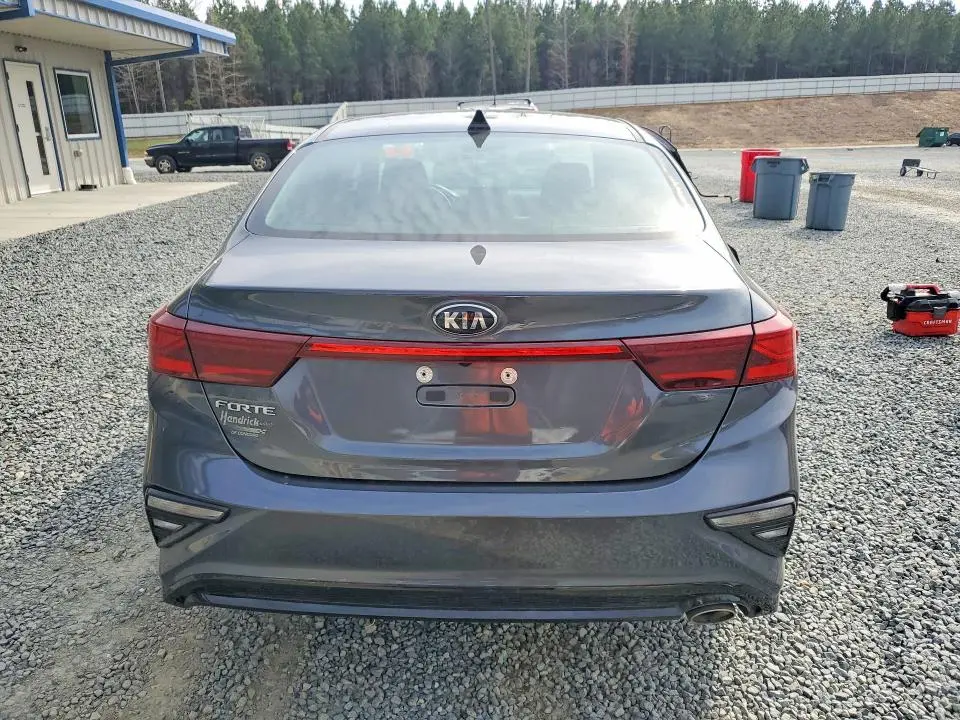 2021 KIA FORTE LXS  