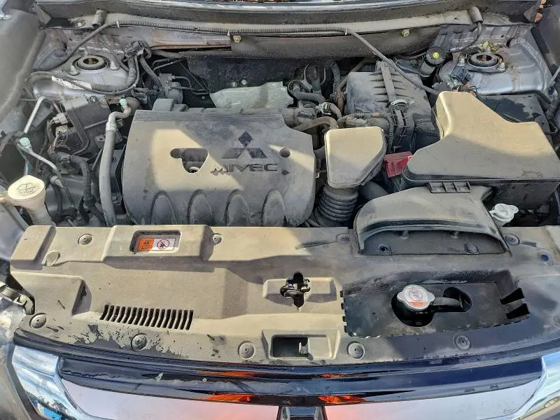 2016 MITSUBISHI OUTLANDER SE  