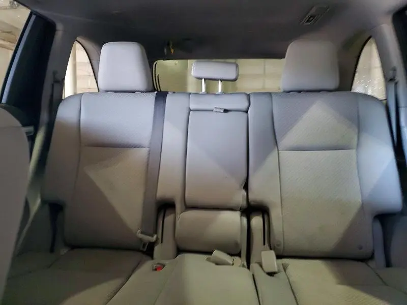 2016 TOYOTA HIGHLANDER LE  