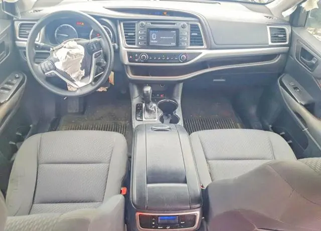 2016 TOYOTA HIGHLANDER LE  