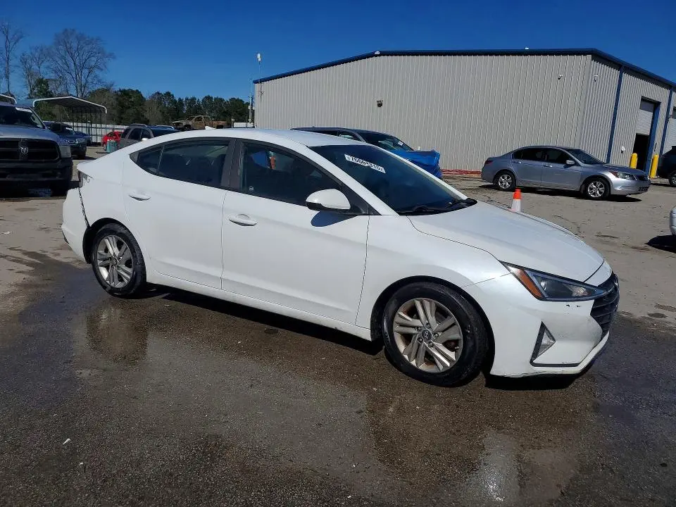 2019 HYUNDAI ELANTRA SEL  