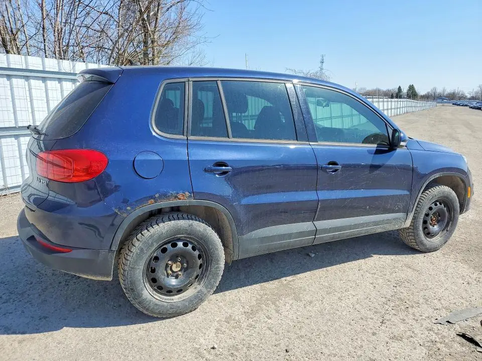 2013 VOLKSWAGEN TIGUAN S  