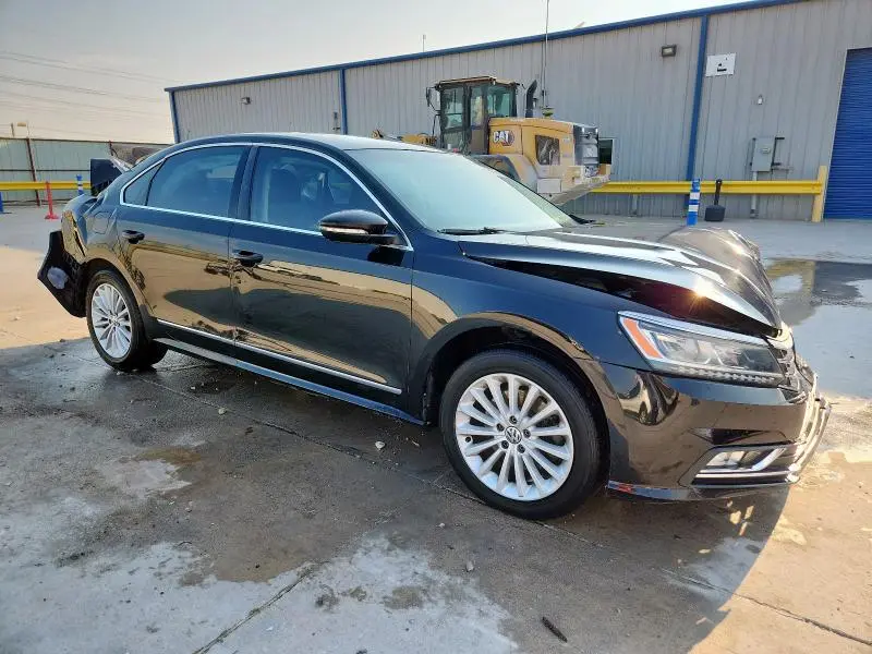 2016 VOLKSWAGEN PASSAT SE