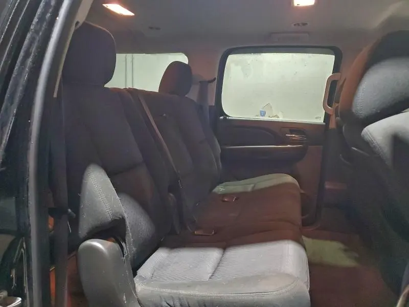 2011 CHEVROLET SUBURBAN K1500 LS  