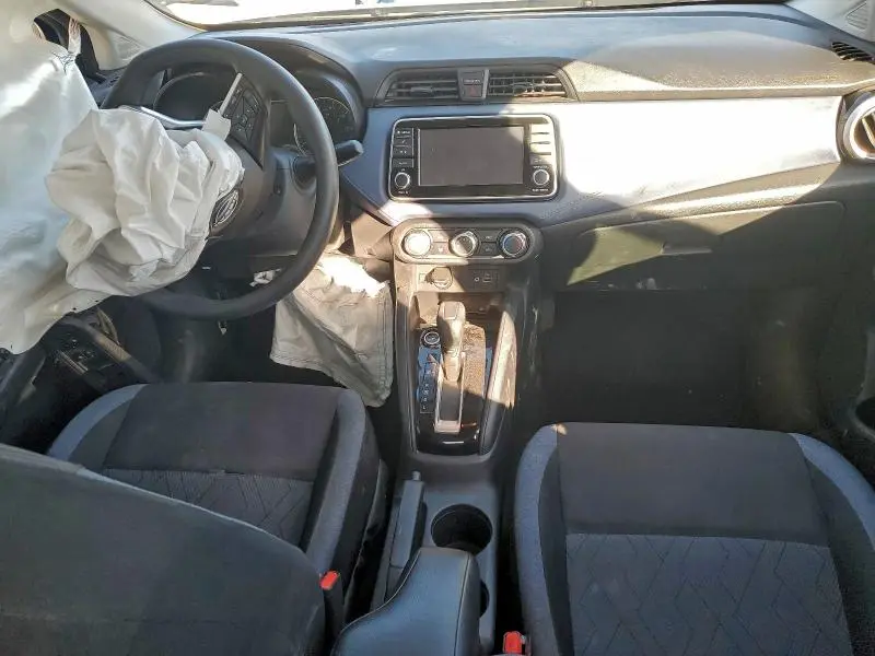 2023 NISSAN VERSA SV  