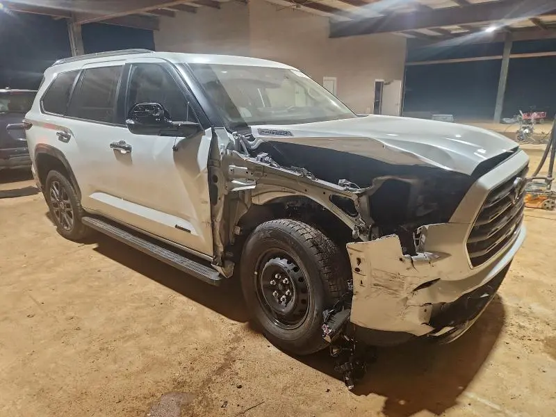 2024 TOYOTA SEQUOIA SR5  