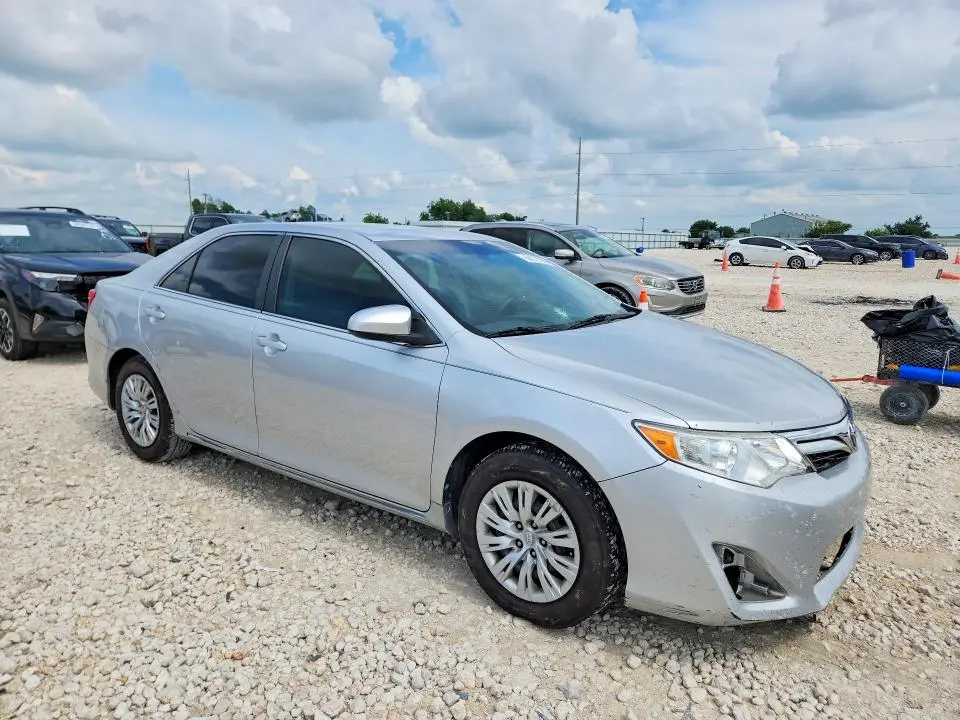 2014 TOYOTA CAMRY LE  