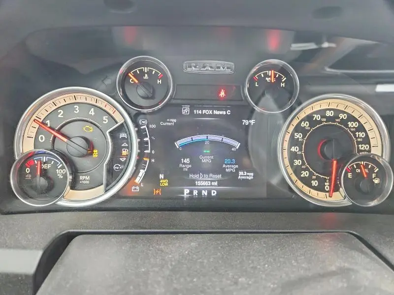 2016 RAM 1500 SLT  