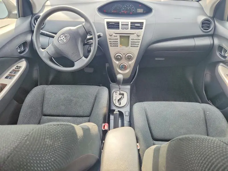 2010 TOYOTA YARIS BASE  