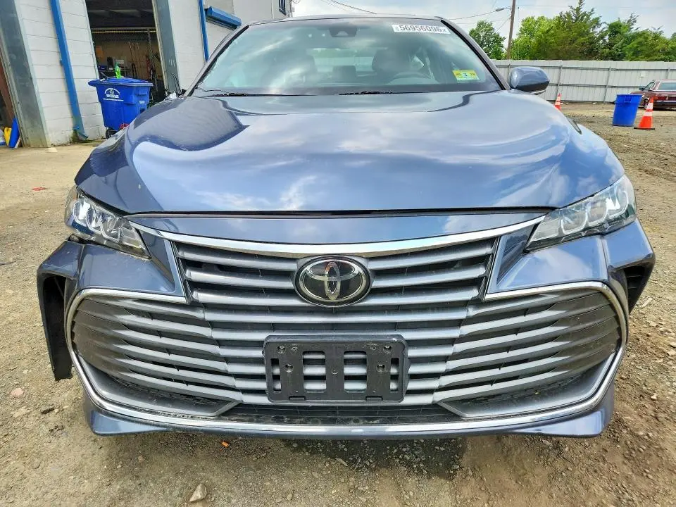 2021 TOYOTA AVALON XLE  