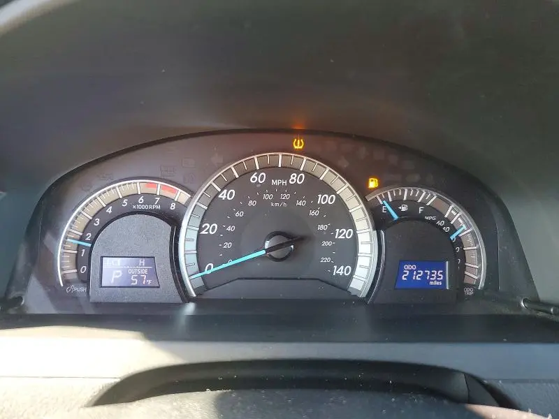 2012 TOYOTA CAMRY SE  