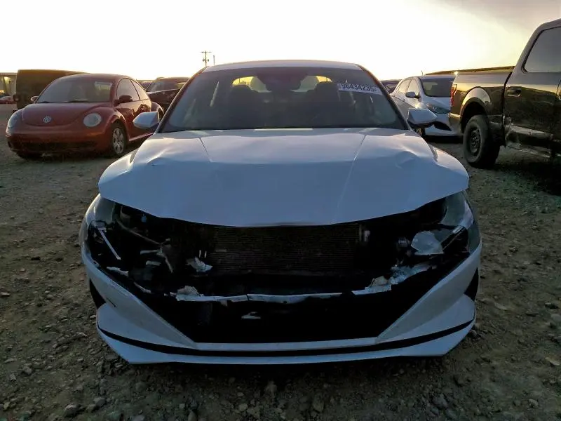 2022 HYUNDAI ELANTRA SE  