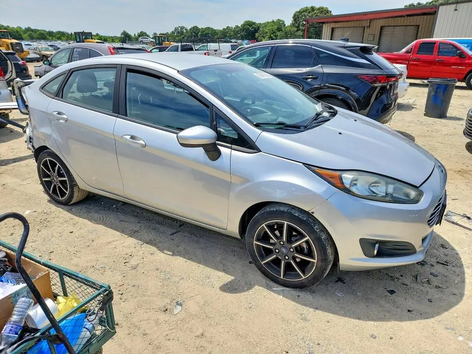 2017 FORD FIESTA SE  