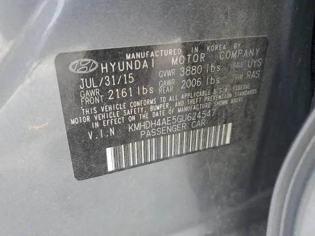 2016 HYUNDAI ELANTRA SE  