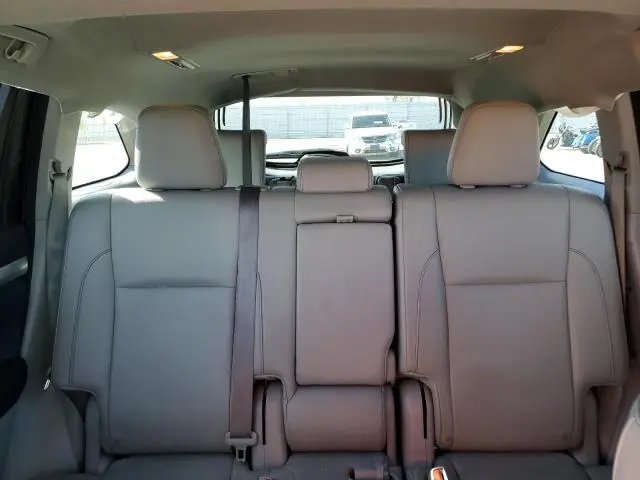 2015 TOYOTA HIGHLANDER XLE  