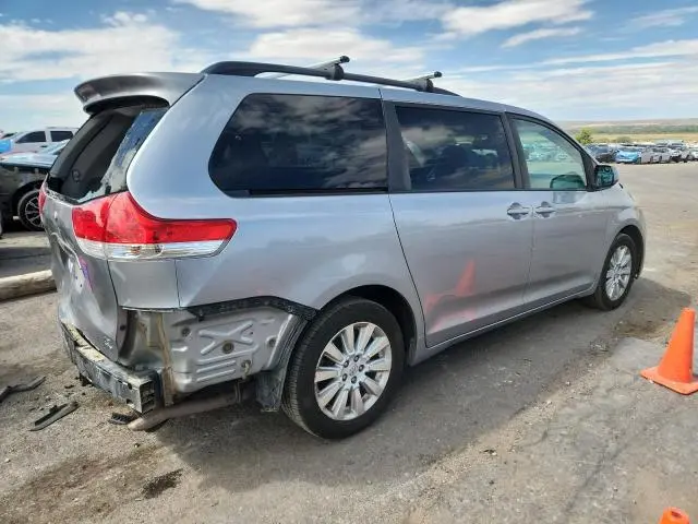 2013 TOYOTA SIENNA LE  