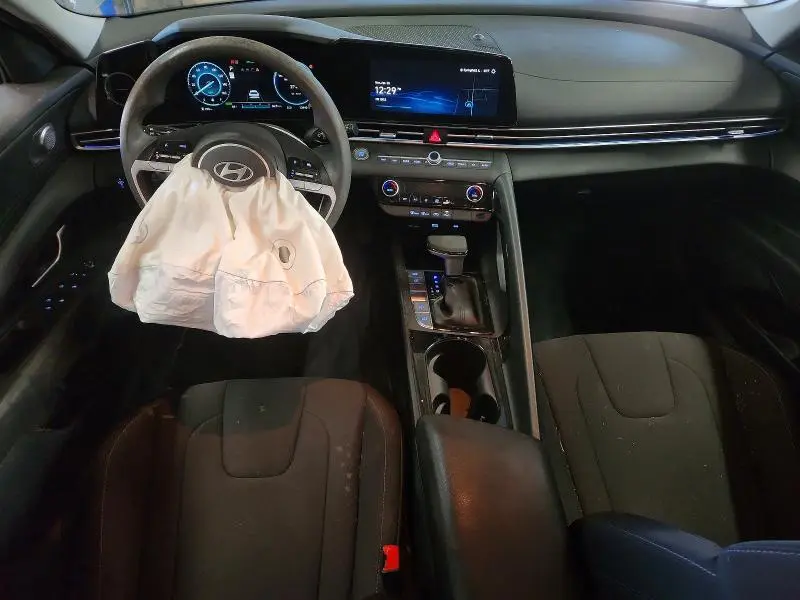 2024 HYUNDAI ELANTRA BLUE  