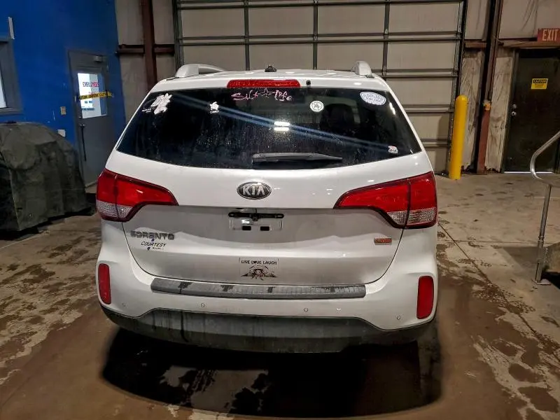 2014 KIA SORENTO LX  