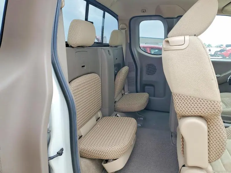 2013 NISSAN FRONTIER SV V6  