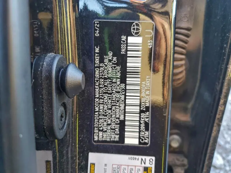 2021 TOYOTA C-HR XLE  