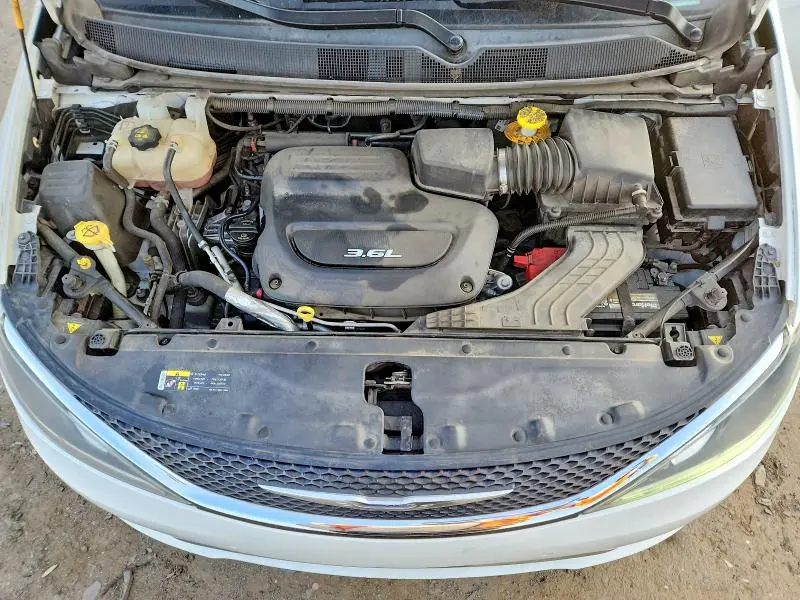 2017 CHRYSLER PACIFICA LIMITED  