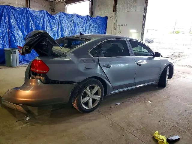 2013 VOLKSWAGEN PASSAT SE  