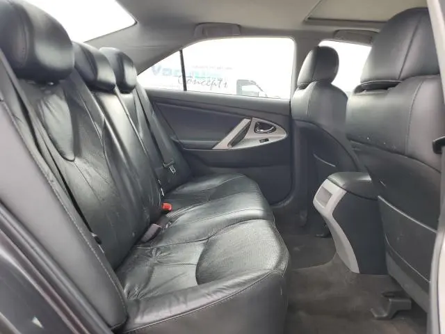 2011 TOYOTA CAMRY SE  