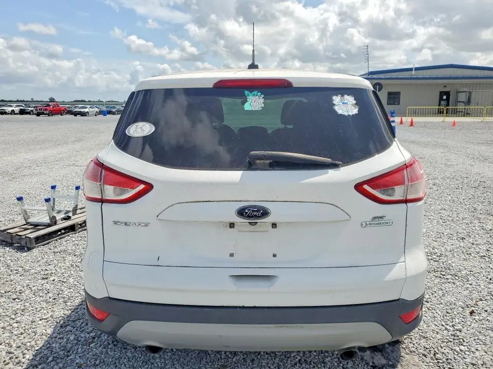 2016 FORD ESCAPE SE  