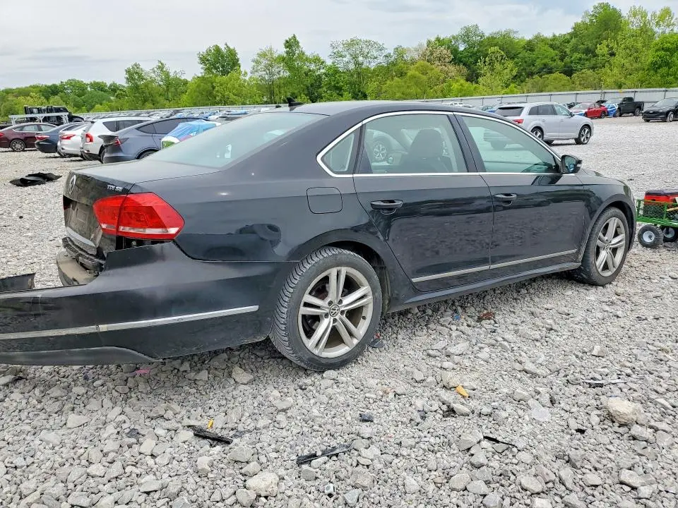2015 VOLKSWAGEN PASSAT SE  