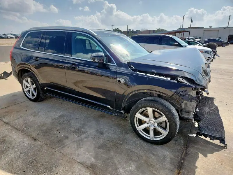 2021 VOLVO XC90 T5 MOMENTUM  