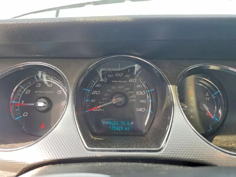 2010 FORD TAURUS SEL  