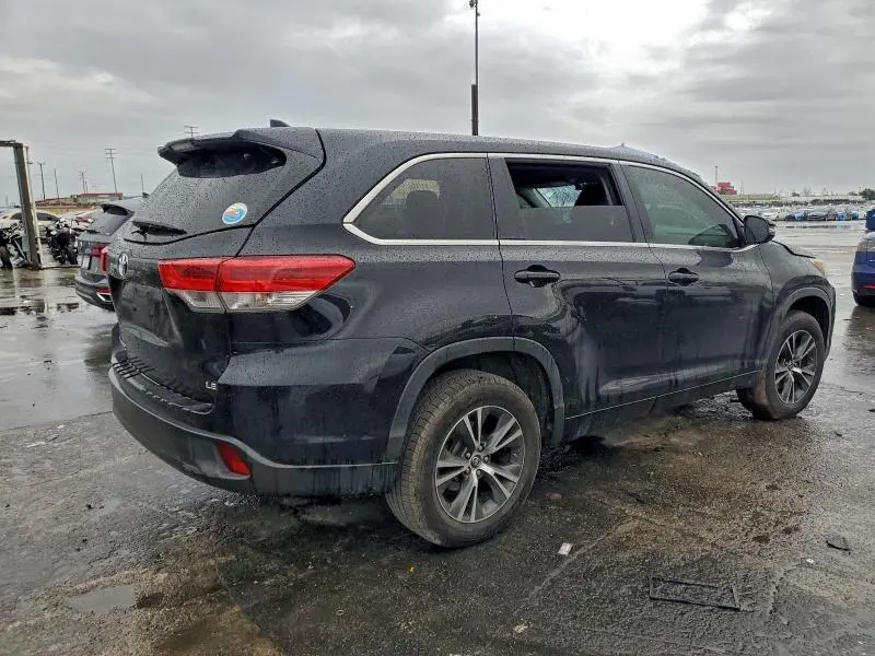 2018 TOYOTA HIGHLANDER LE  
