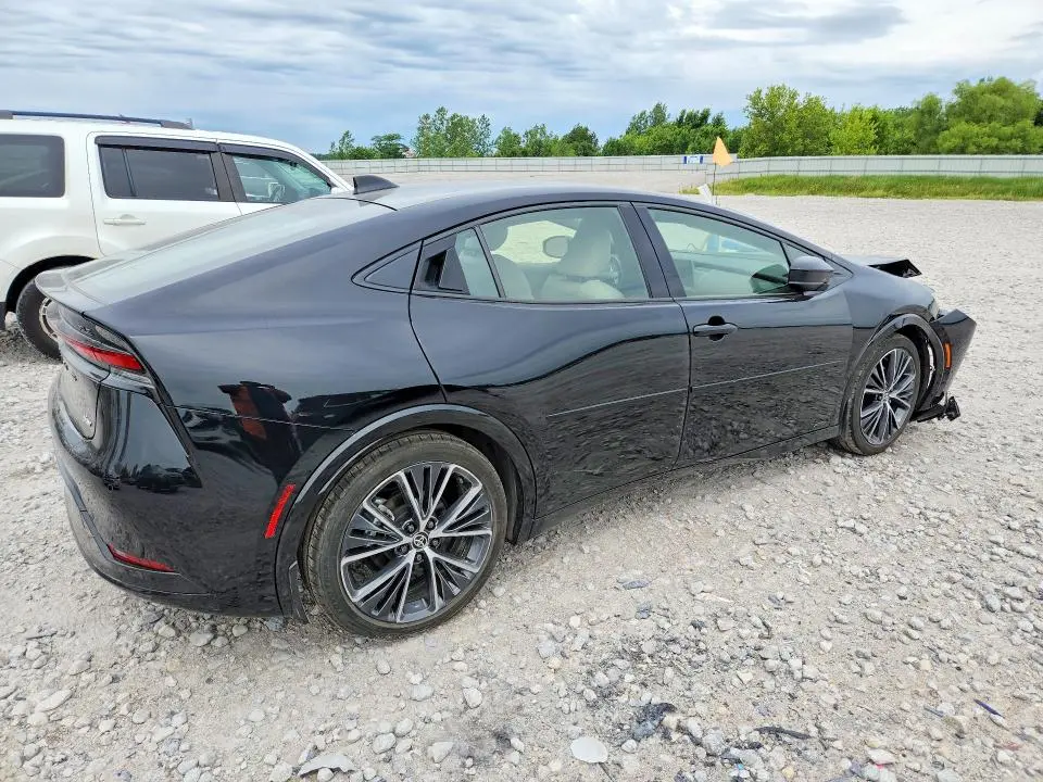 2024 TOYOTA PRIUS XLE  