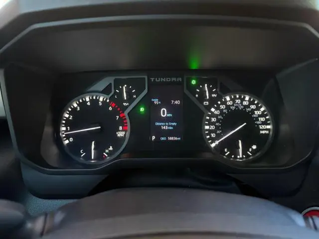 2024 TOYOTA TUNDRA SR5  