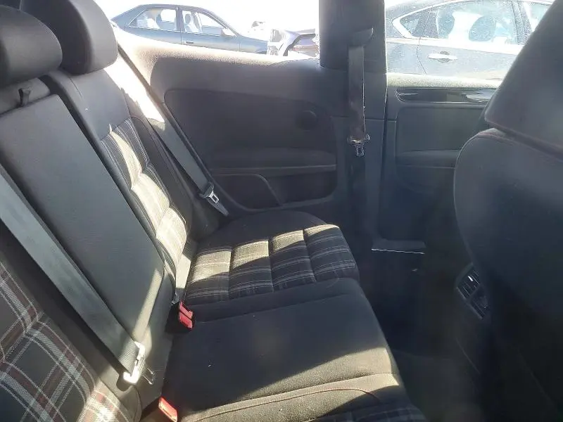 2011 VOLKSWAGEN GTI   