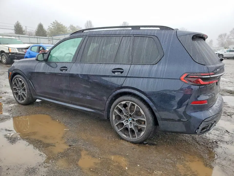 2025 BMW X7 M60I  