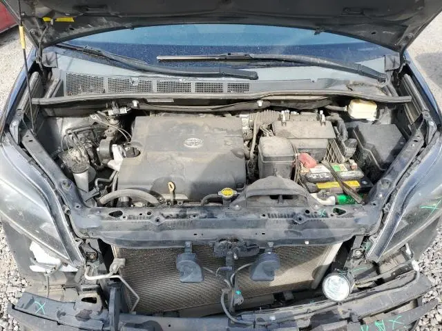 2015 TOYOTA SIENNA SPORT