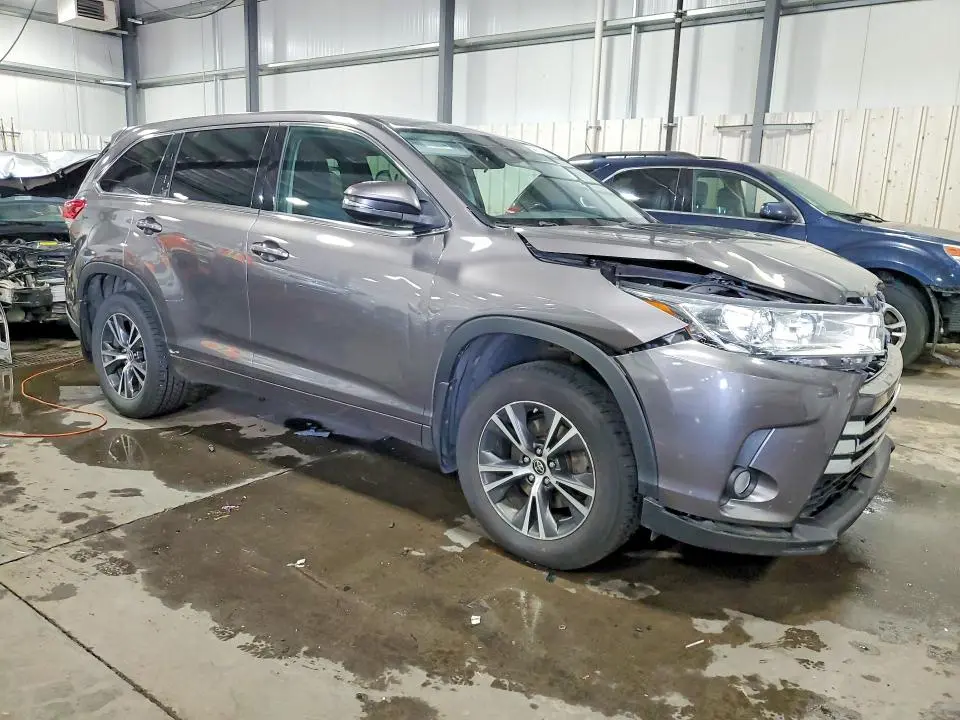 2017 TOYOTA HIGHLANDER LE PLUS  