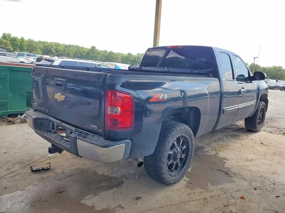 2011 CHEVROLET SILVERADO C1500 LT  