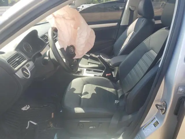 2012 VOLKSWAGEN PASSAT SE  