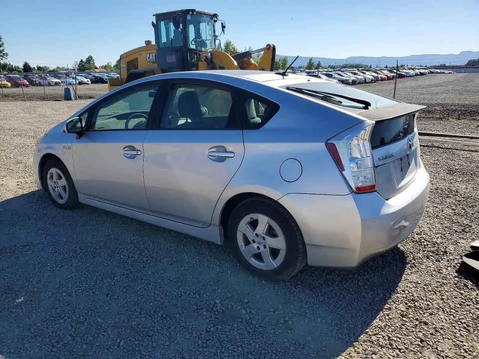 2010 TOYOTA PRIUS III  