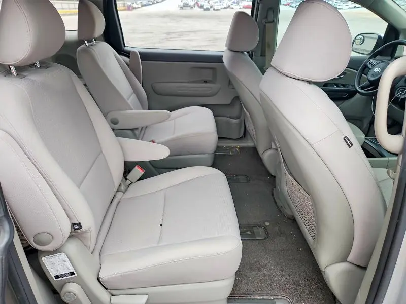 2017 KIA SEDONA L  