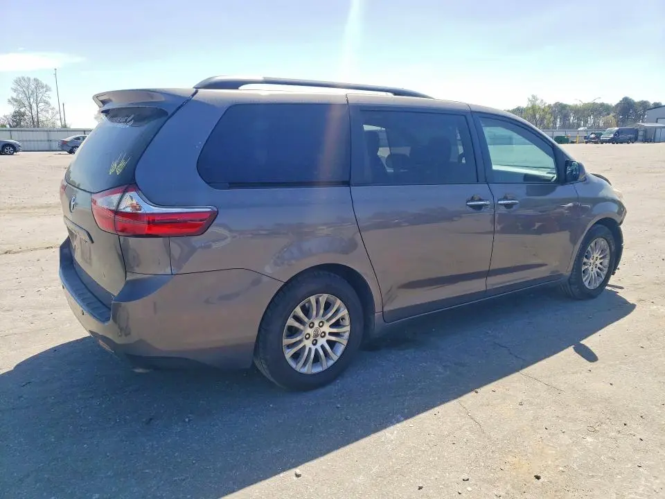 2015 TOYOTA SIENNA XLE 8-PASSENGER  
