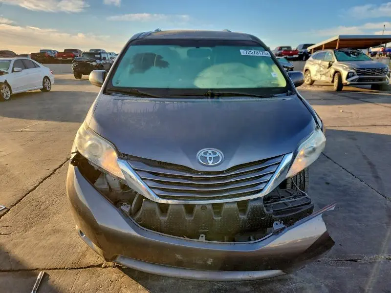 2016 TOYOTA SIENNA LE 8-PASSENGER  