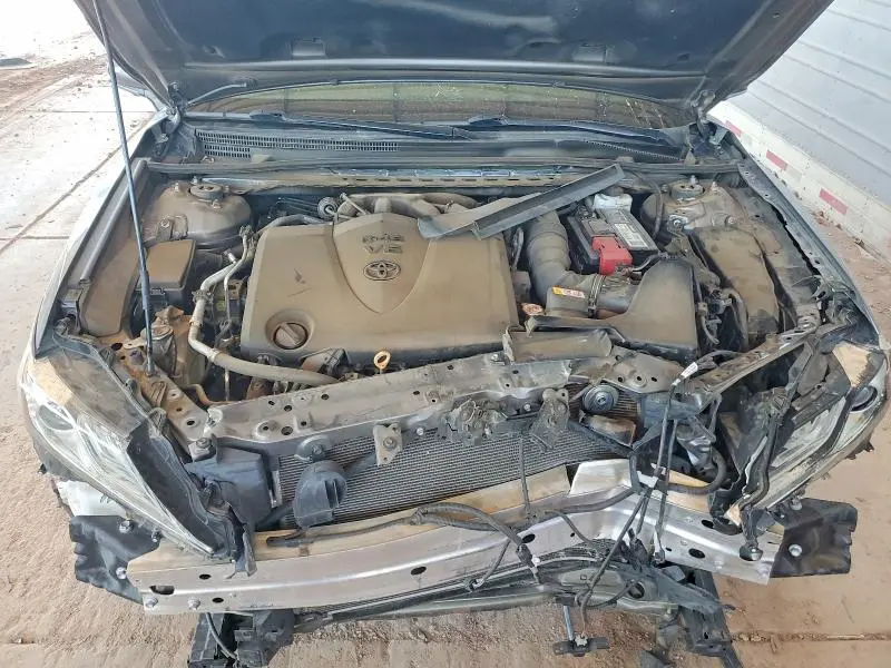 2021 TOYOTA CAMRY XLE  
