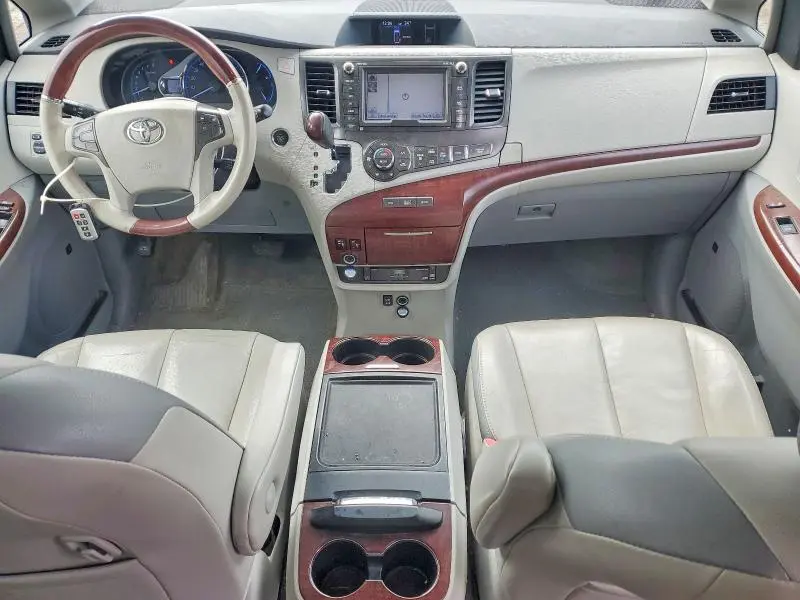 2014 TOYOTA SIENNA LIMITED 7-PASSENGER  
